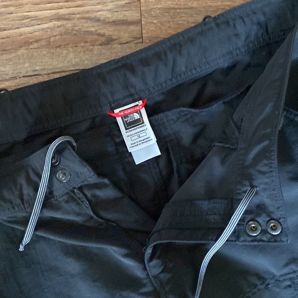 TNF North Face Convertible Zip Off Hiking Pants Capri Shorts Excellent Condition - Picture 3 of 11